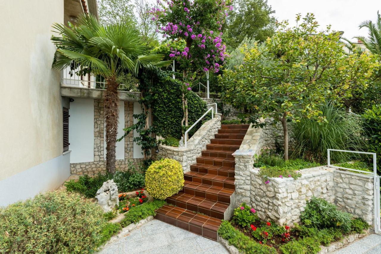 Apartments Mandica Rabac Buitenkant foto